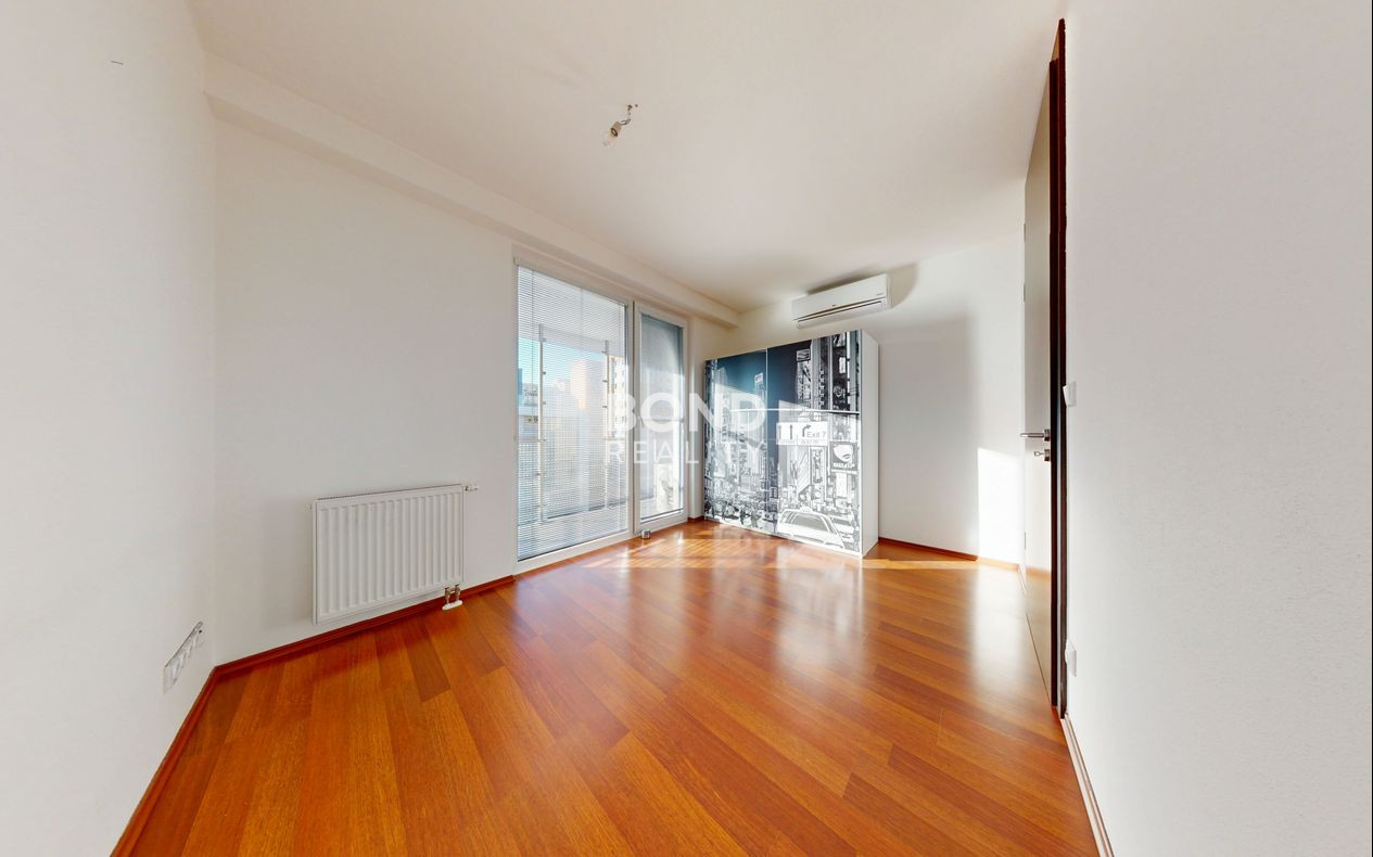 SLNEČNÝ 3-IZBOVÝ BYT S VEĽKOU LODŽIOU V NOVOSTAVBE SKYBOX