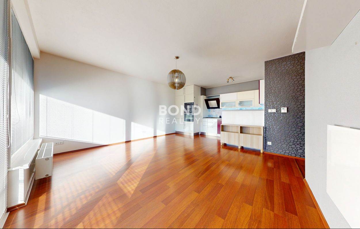 SLNEČNÝ 3-IZBOVÝ BYT S VEĽKOU LODŽIOU V NOVOSTAVBE SKYBOX